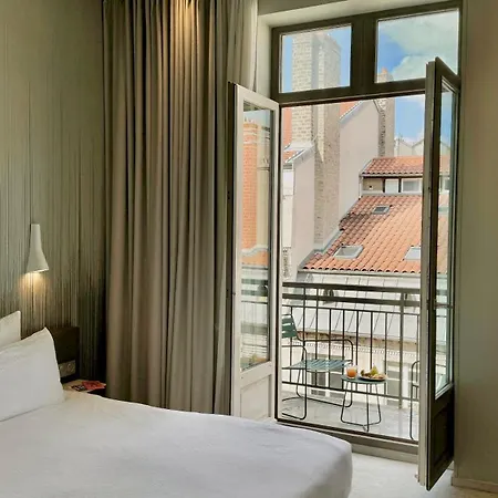 Okko Hotels Lyon Pont Lafayette-3