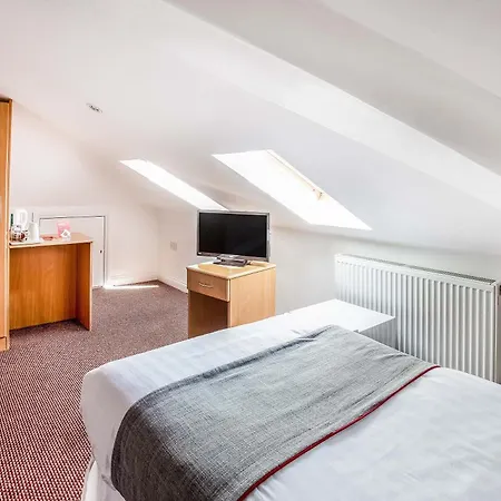 London Guest House By Oyo - Acton-2