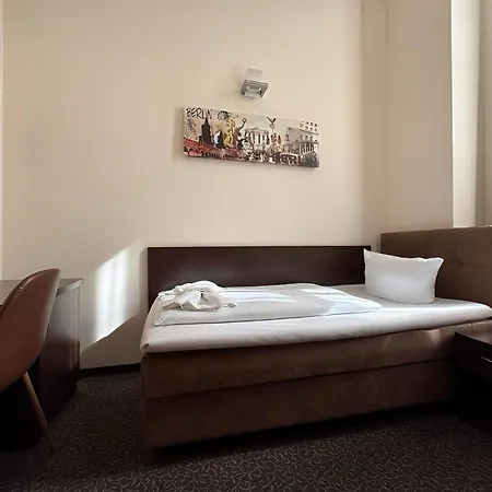 Upper Room Hotel Kurfuerstendamm-3