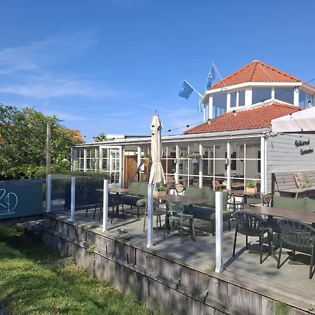 Strandhotel Dennenbos-2