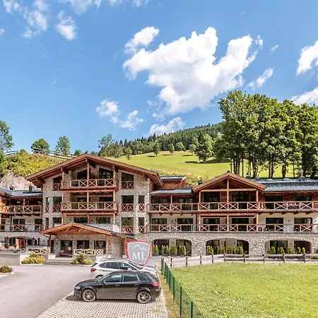 AvenidA Mountain Lodges Saalbach-2