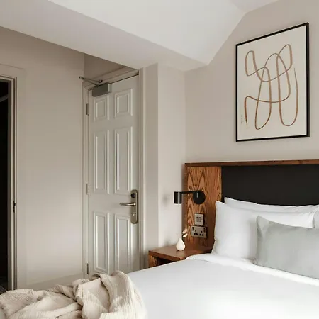 The Leeson Inn-2