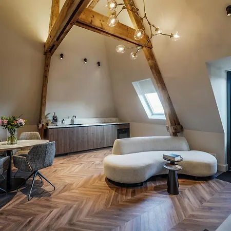 Petite Ensuite-3