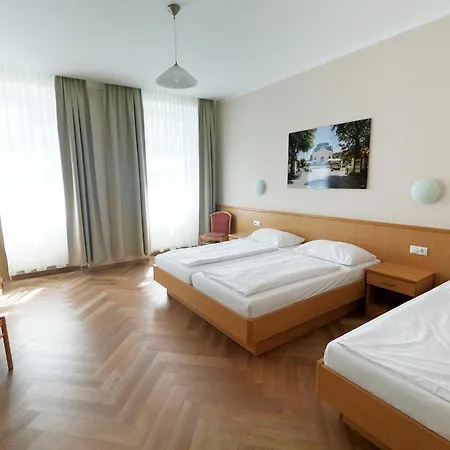 Hotel-Pension Fuenfhaus-2