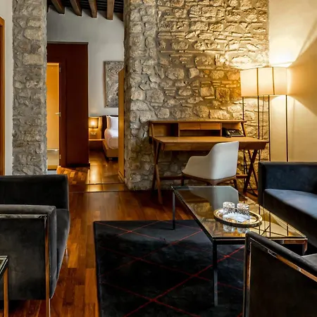 Mercer House Boria Bcn-3
