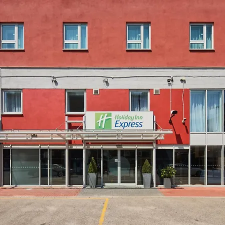 Holiday Inn Express London Limehouse By Ihg-3