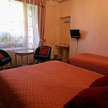 Averon Guest House-3