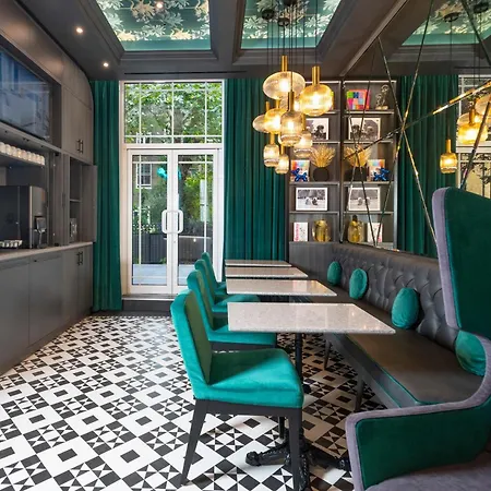 Brit Hotels Earls Court-2