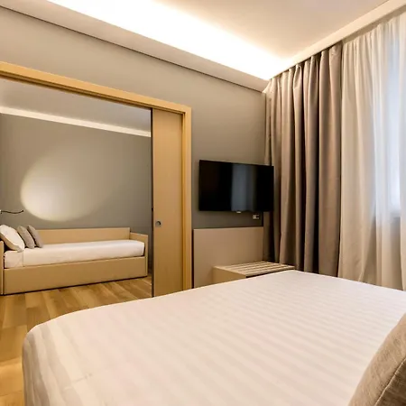 43 Station Hotel-2