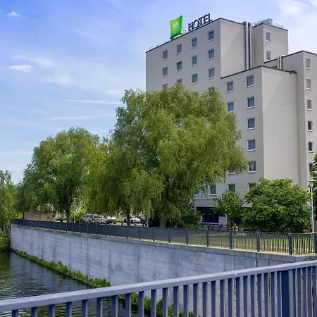 Ibis Styles Berlin Treptow-3