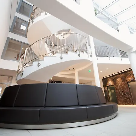 Ramada By Wyndham Dresden-2