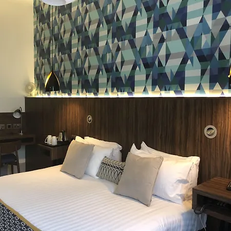 Cairn Hotel & Apartments-2