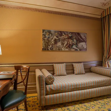 River Palace Hotel-3