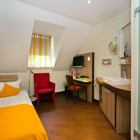 Stadthotel Freiburg Kolping Hotels & Resorts-3