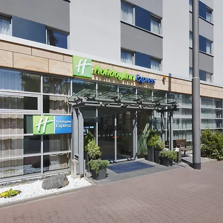 Holiday Inn Express Frankfurt Messe By Ihg-3