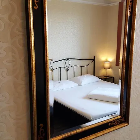 Hotel Goldene Spinne-2