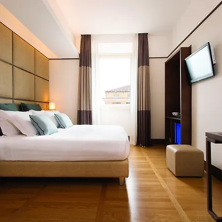 The Independent Hotel-3