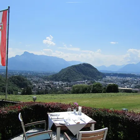 Hotel Schoene Aussicht-3