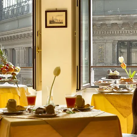 Hotel Art Resort Galleria Umberto-3