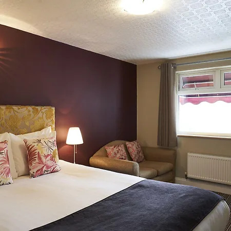 Antoinette Hotel Wimbledon-3