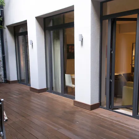 B-Aparthotel Grand Place-3