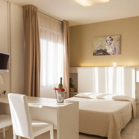Suite Hotel Elite-3