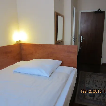 Altstadt Hotel Rheinblick-3