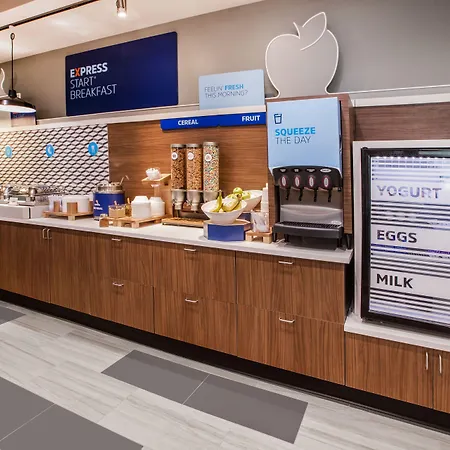 Holiday Inn Express - Times Square South By Ihg-3