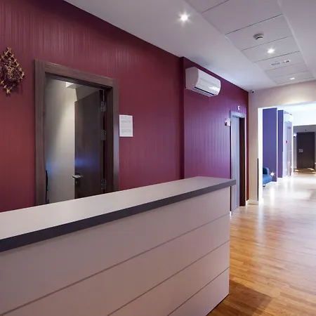 Hostal Bcn Ramblas-3
