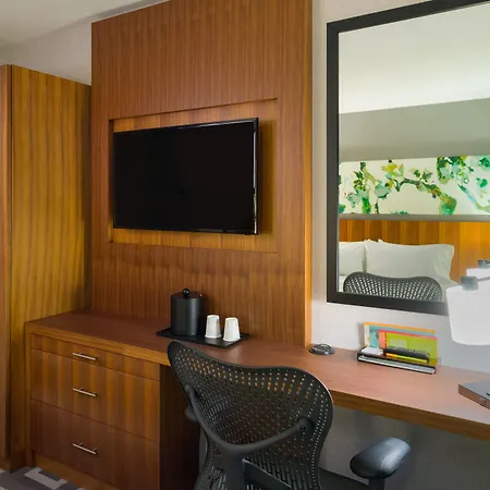 Hilton Garden Inn New York Central Park South-Midtown West-2