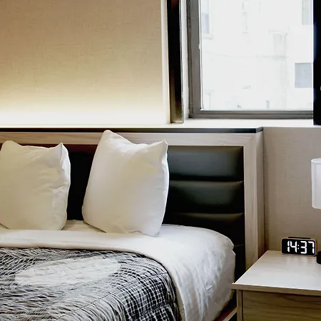 Leon Hotel LES-3