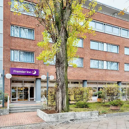 Premier Inn Koeln City Centre-2