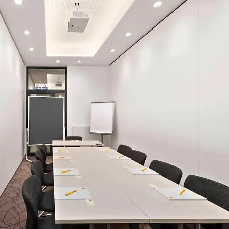 Super 8 By Wyndham Munich City North-2