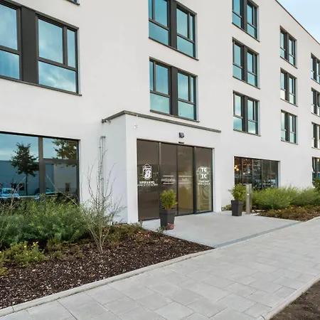 Super 8 By Wyndham Munich City North-3