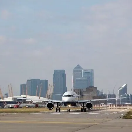 Metro London City Airport-3