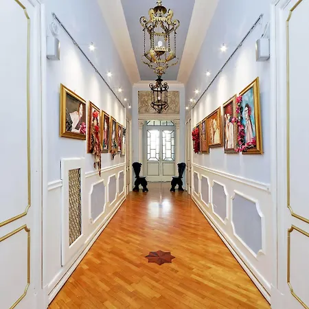 Domus Monami Luxury Suites-3