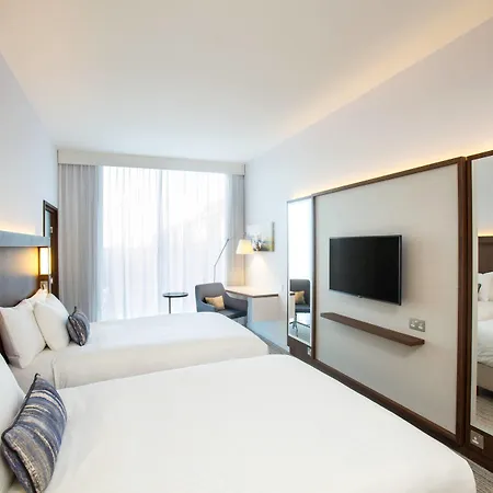 Courtyard By Marriott Edinburgh West-3