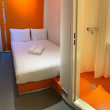 Easyhotel South Kensington-3