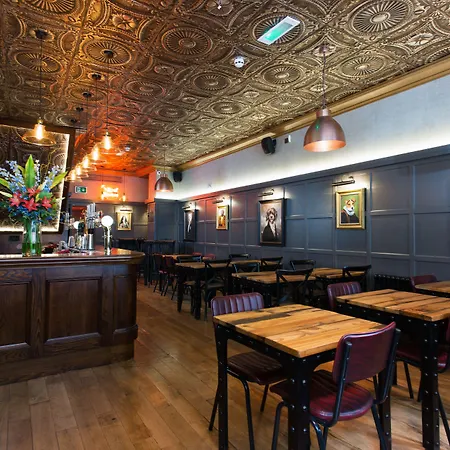 The Grafton Arms Pub & Rooms-3
