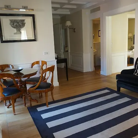 Trevi Palace Luxury Inn-2