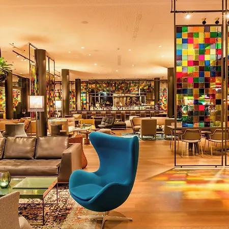 Motel One Koeln-Neumarkt-2