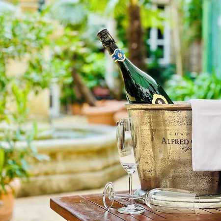 Garden Living - Boutique Hotel-3