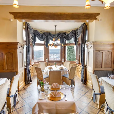 Schlosshotel Steinburg-2