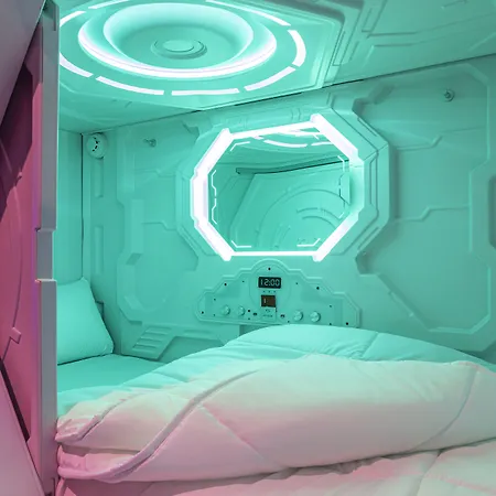 Art Seven Hostel Capsules-3