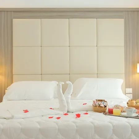 Garibaldi Suite-3