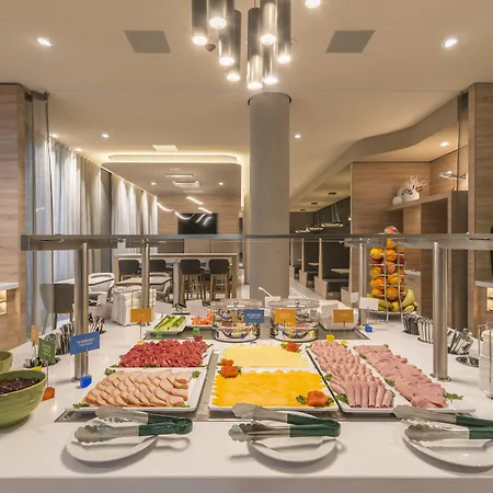 Hampton By Hilton Munich City North-3