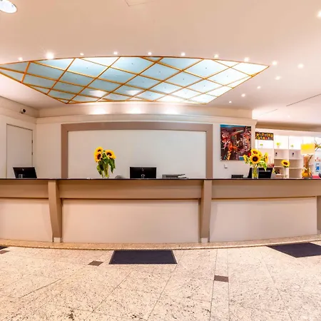 Plaza Premium Wien-3