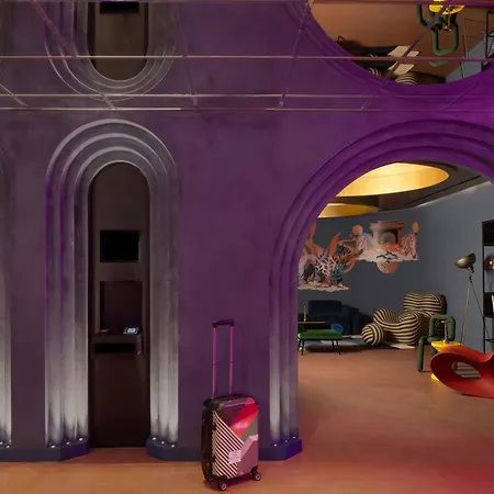 Moxy London Piccadilly Circus-3