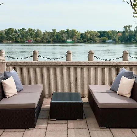Hilton Vienna Waterfront-2