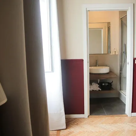 Albergo Garisenda Con Terrazza Panoramica Sulle Due Torri-2